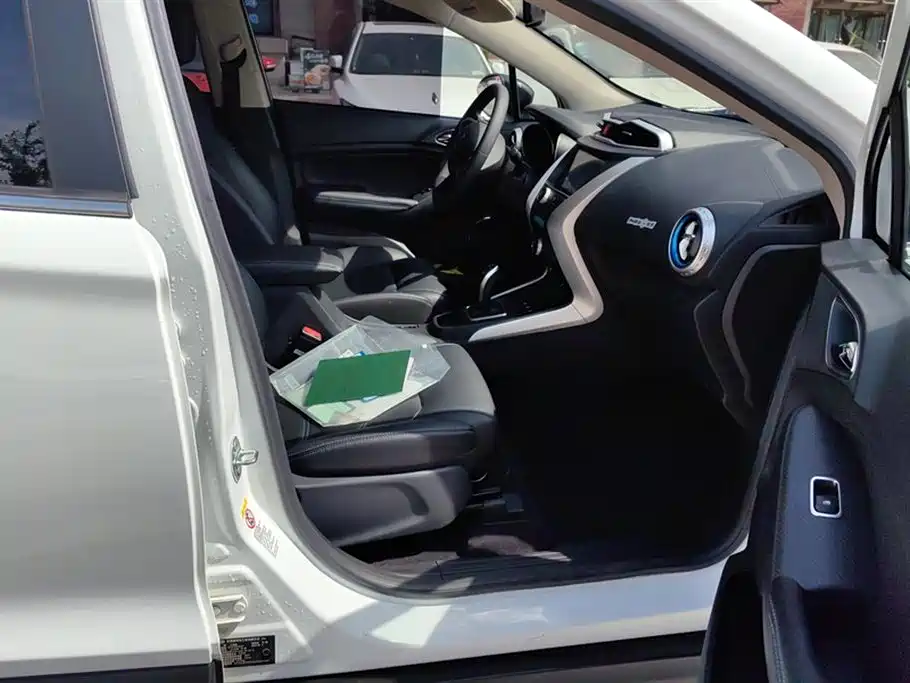 BYD Yuan New Energy 2018 EV360 Smart Connected Cool Type фото 8