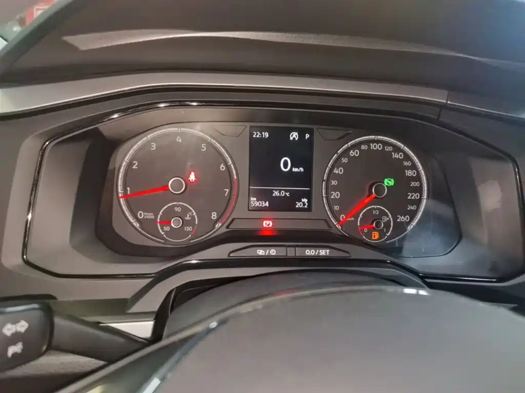 Volkswagen Polo 2019 Plus 1.5L Automatic Panorama Enjoyment Edition фото 12
