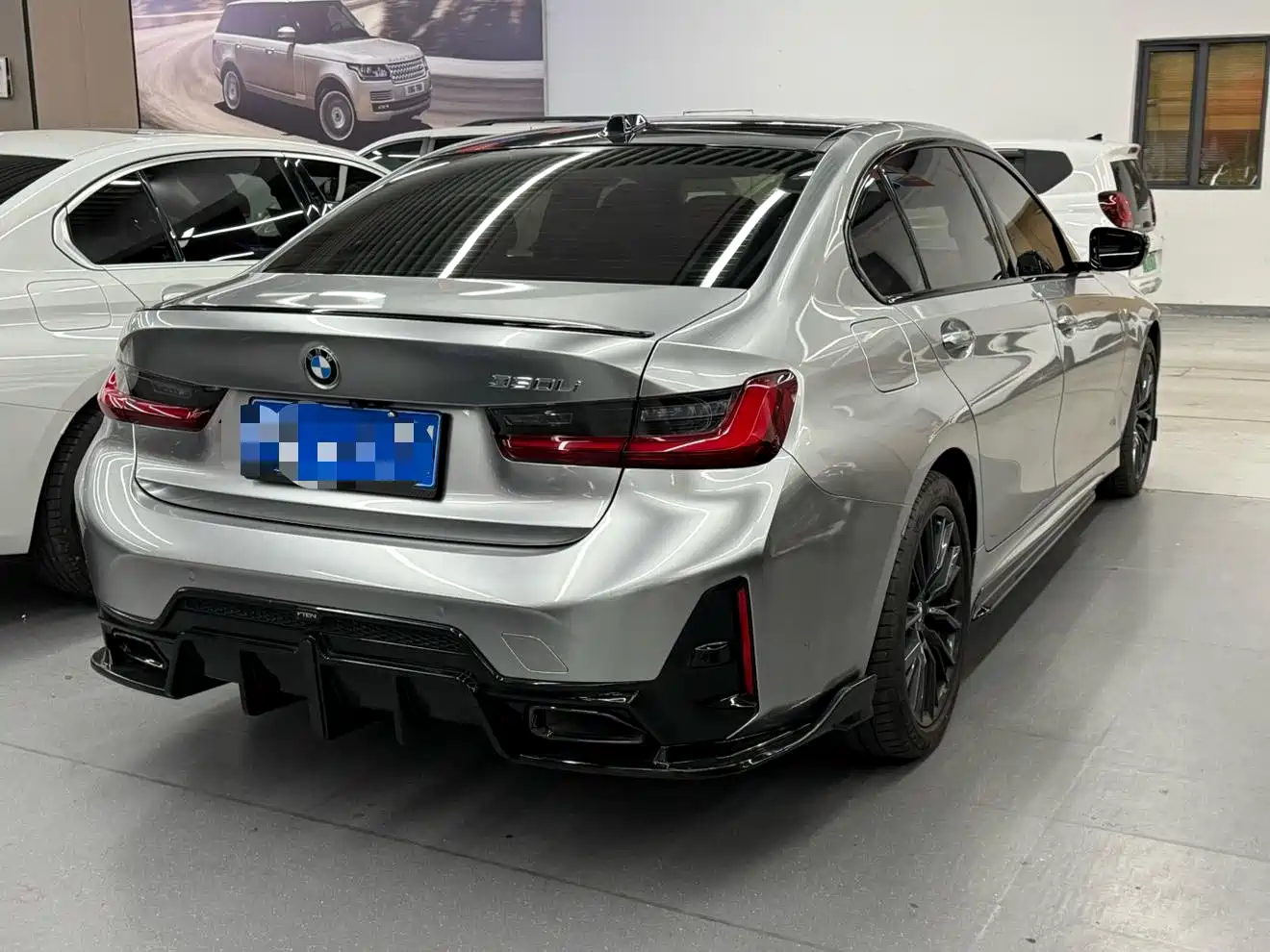 BMW 3 Series 2023 330Li M Sport Dark Night Package фото 16