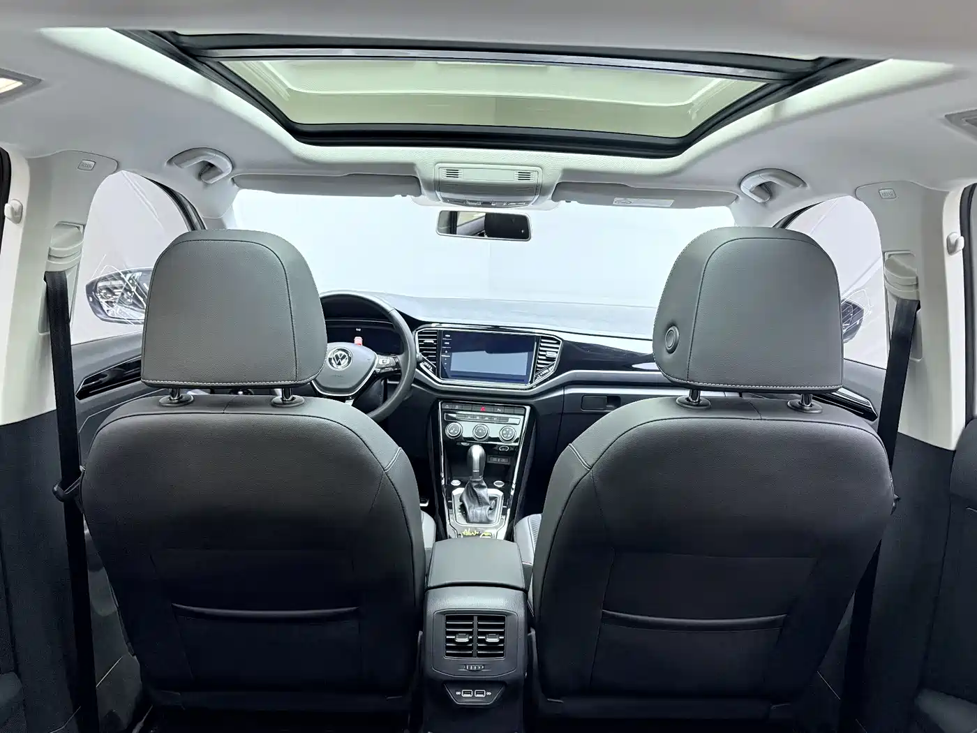 VOLKSWAGEN T ROC EXPLORING SONGS