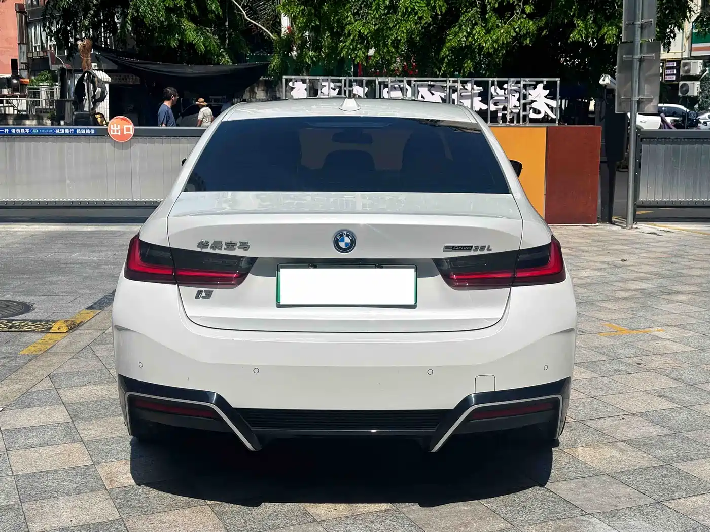 BMW i3 2024 eDrive 35 L фото 8