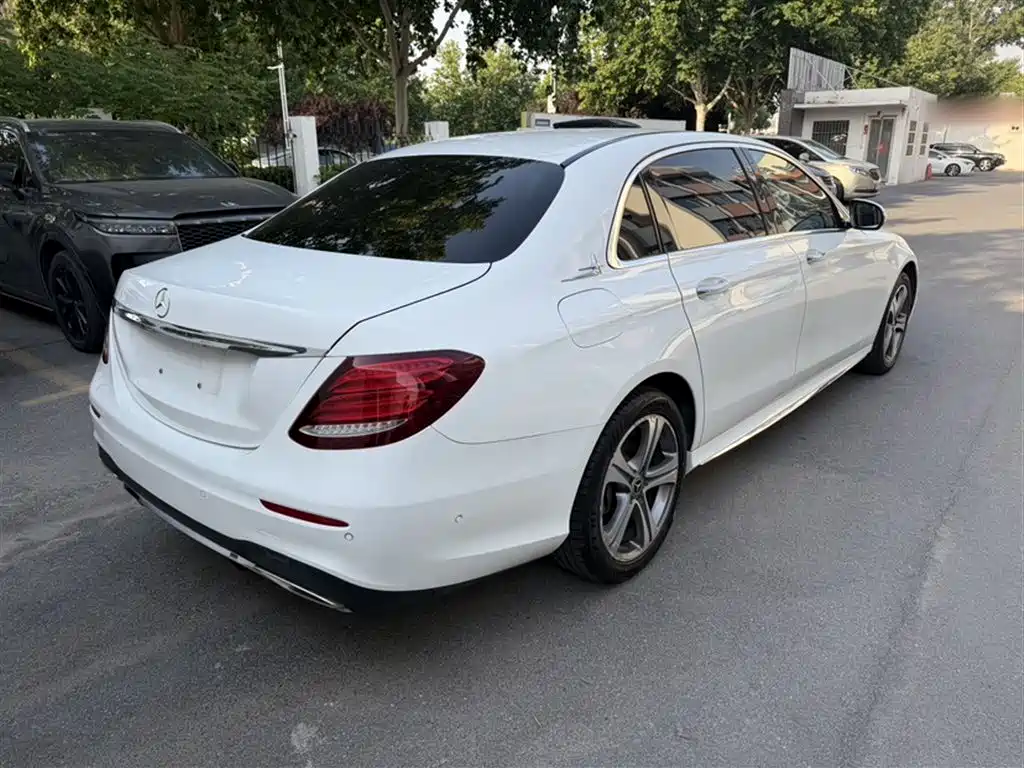 Mercedes-Benz E-Class 2018 E 200 L Sport фото 10
