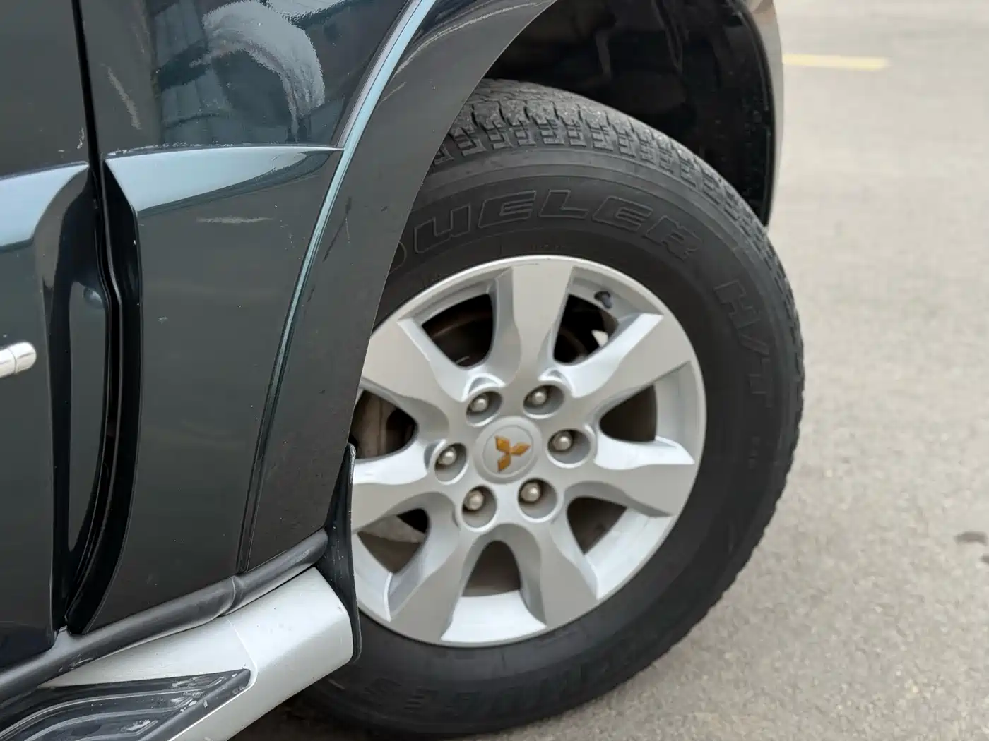 Mitsubishi Pajero (Import) 2016 3.0L Automatic Premium (China V) фото 4