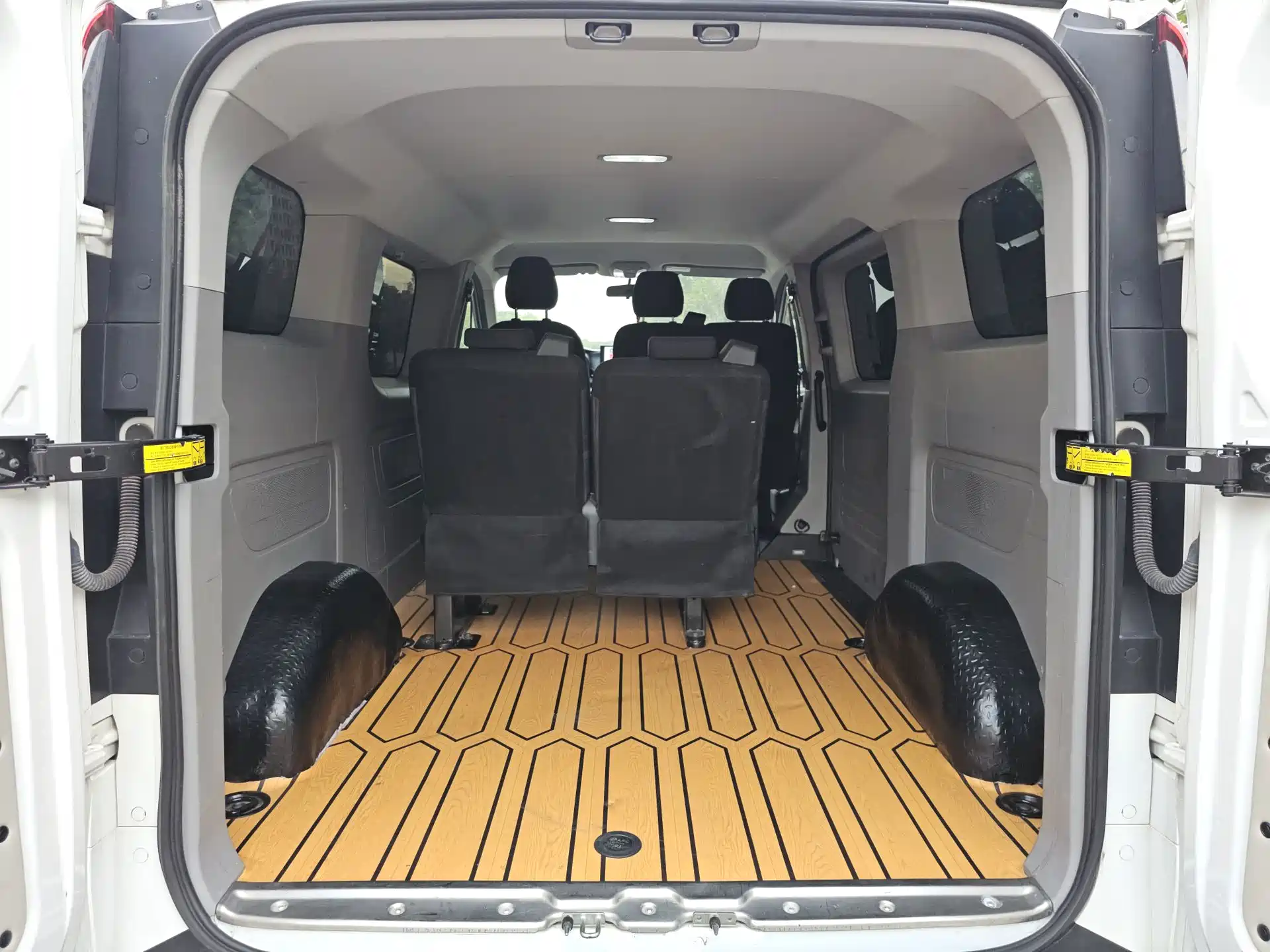 Photo 12 - Maxus Xintu V70
