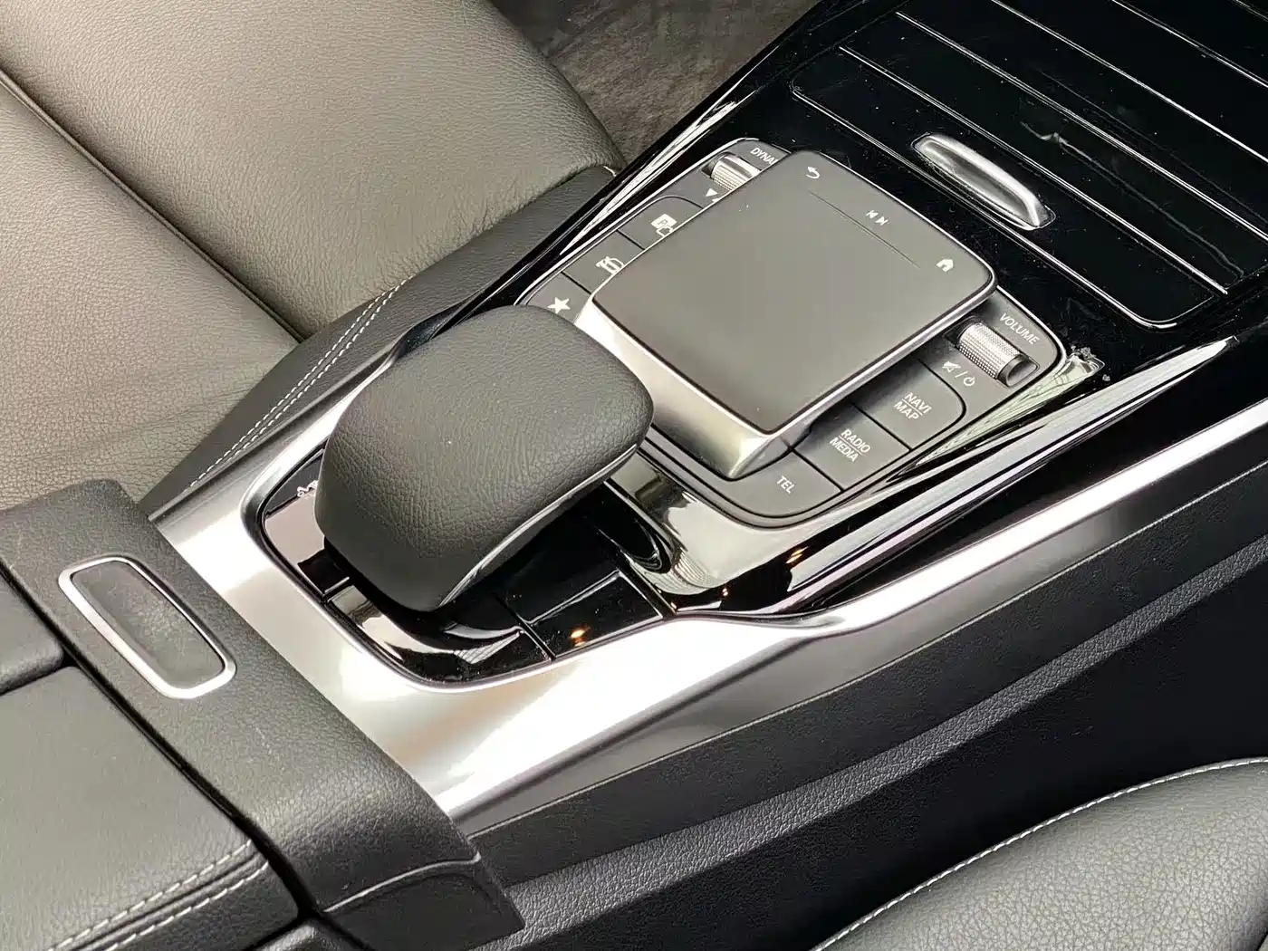 Mercedes-Benz A-Class AMG 2019 AMG A 35 L 4MATIC Pioneer Special Edition фото 10