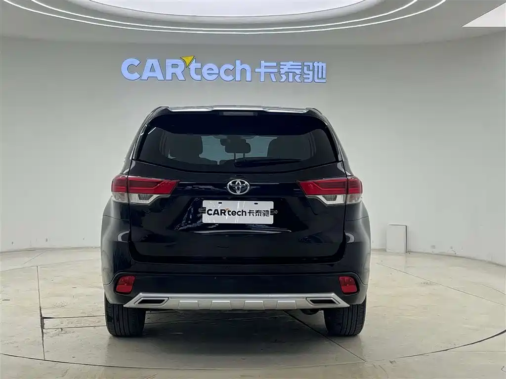 TOYOTA HIGHLANDER