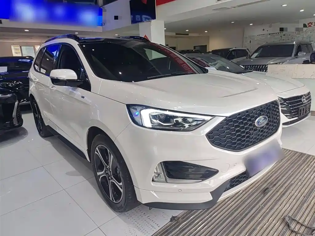 Фото 4 - Ford Edge