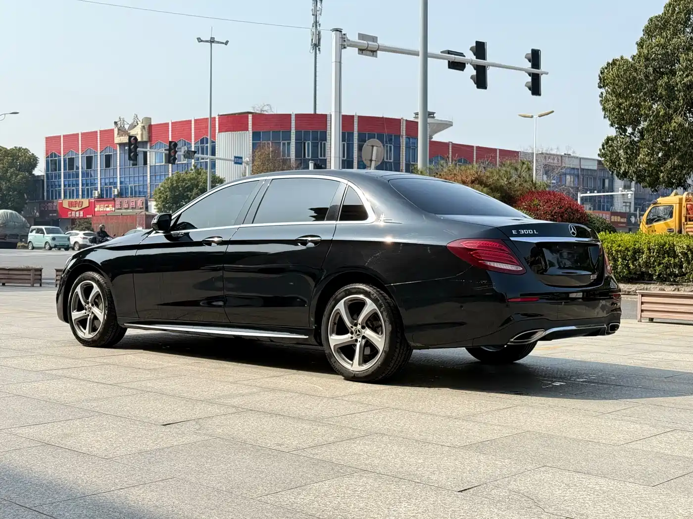 Mercedes-Benz E-Class 2019 E 300 L Sport Fashion фото 6