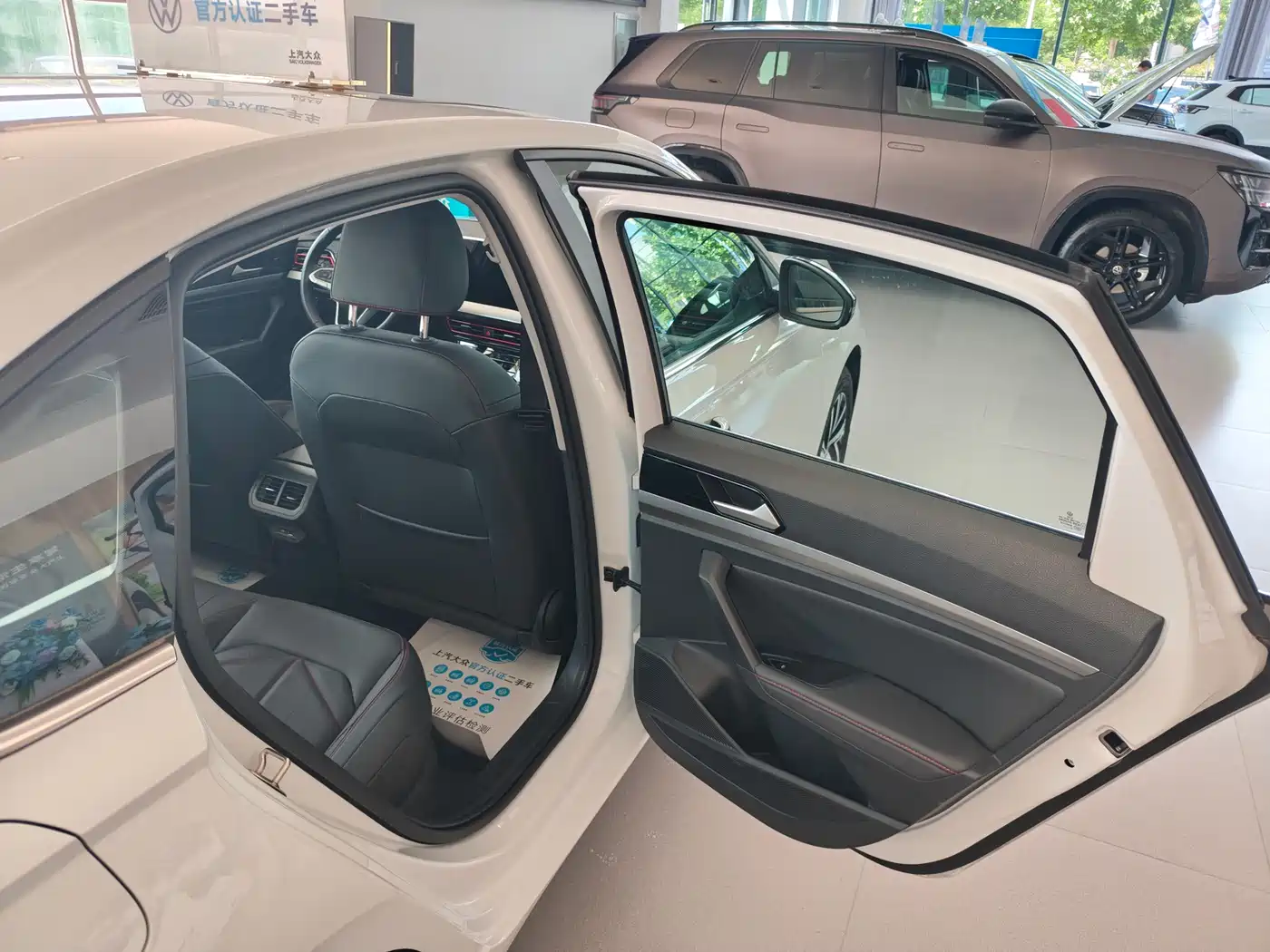 Volkswagen Lavida 2024 Model 300TSI DSG Starlight Leading Edition фото 11
