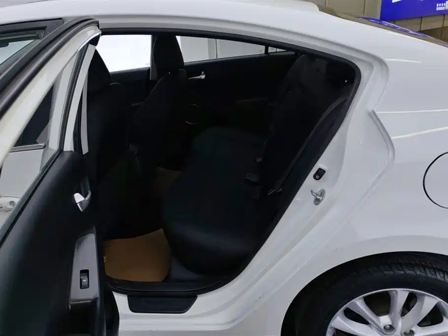 Kia K3 2016 1.6L Automatic GLS фото 11