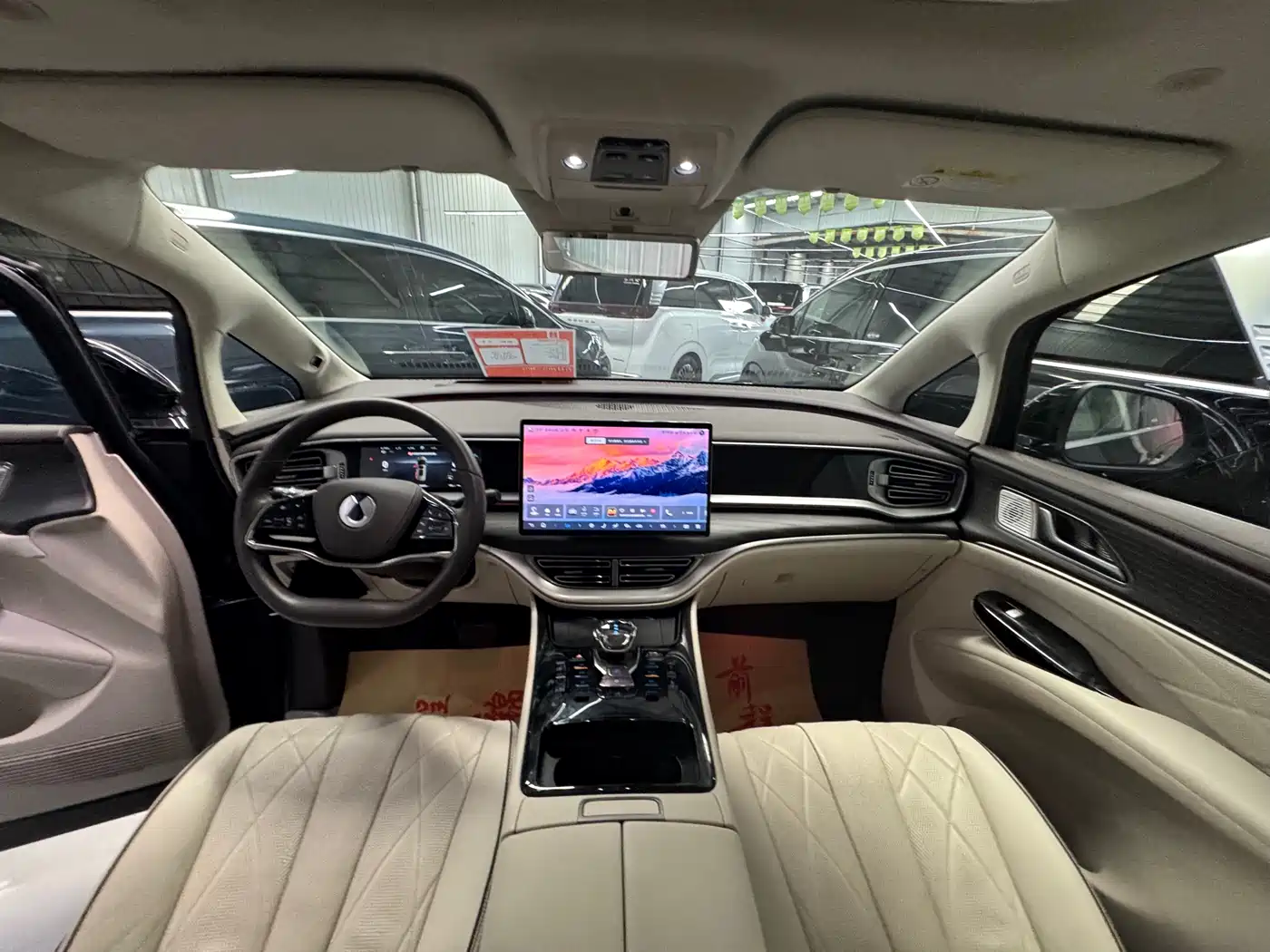 Denza D9 2024 DM-i 980 AWD Flagship фото 30
