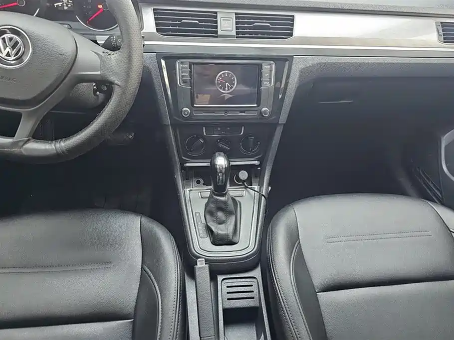 Volkswagen Bora 2018 1.5L Automatic Fashion фото 16