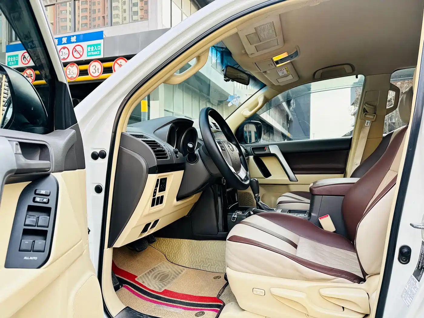 Toyota Prado (Import) фото 4