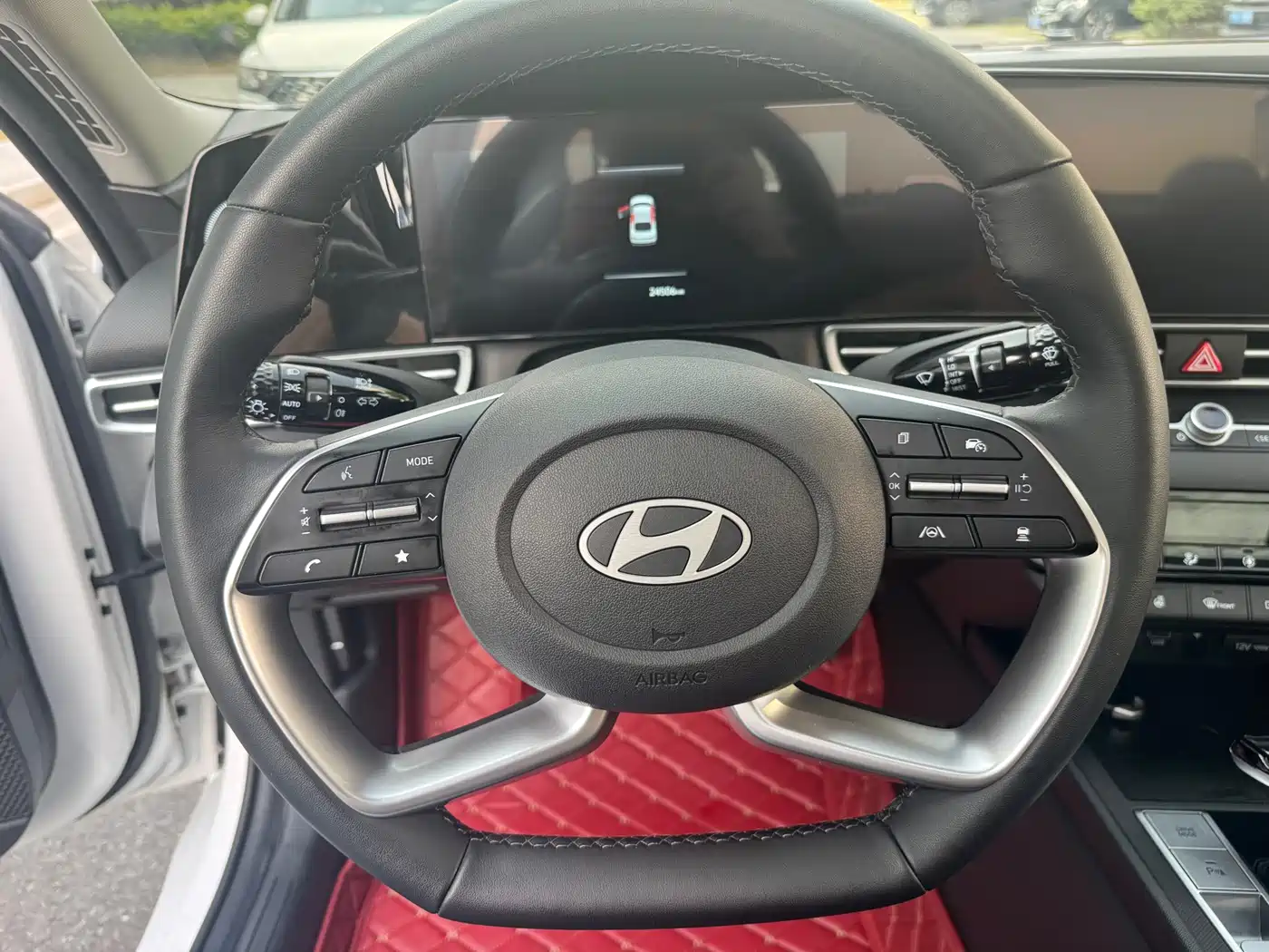 Hyundai Elantra 2023 Model 1.5L CVT LUX Premium Edition фото 10