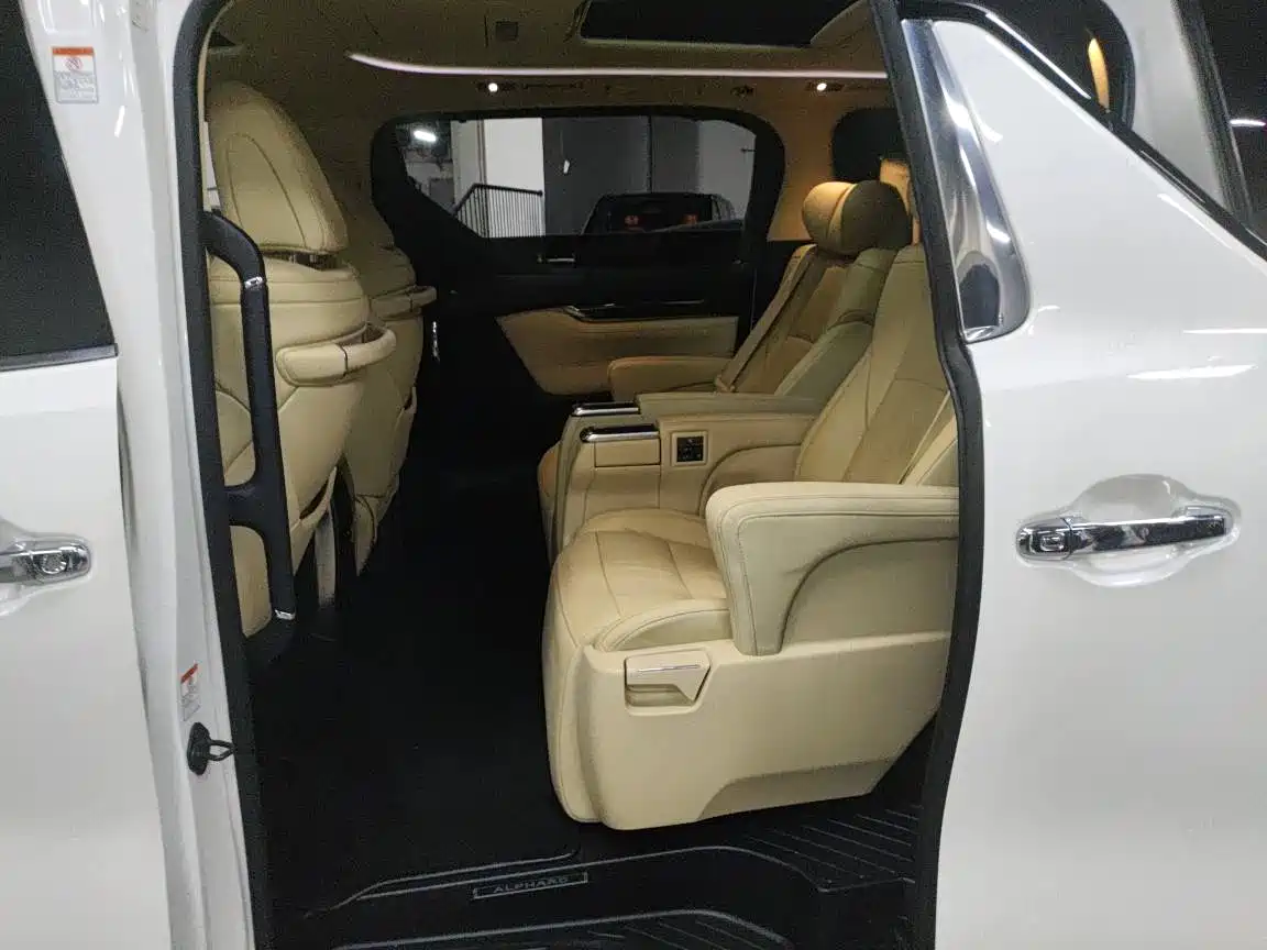Toyota Alphard 2020 Hybrid 2.5L Luxury Edition фото 8