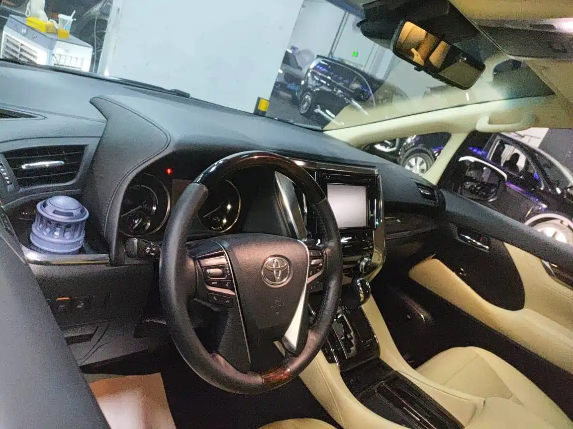 Toyota Alphard 2020 Hybrid 2.5L Luxury Edition фото 10