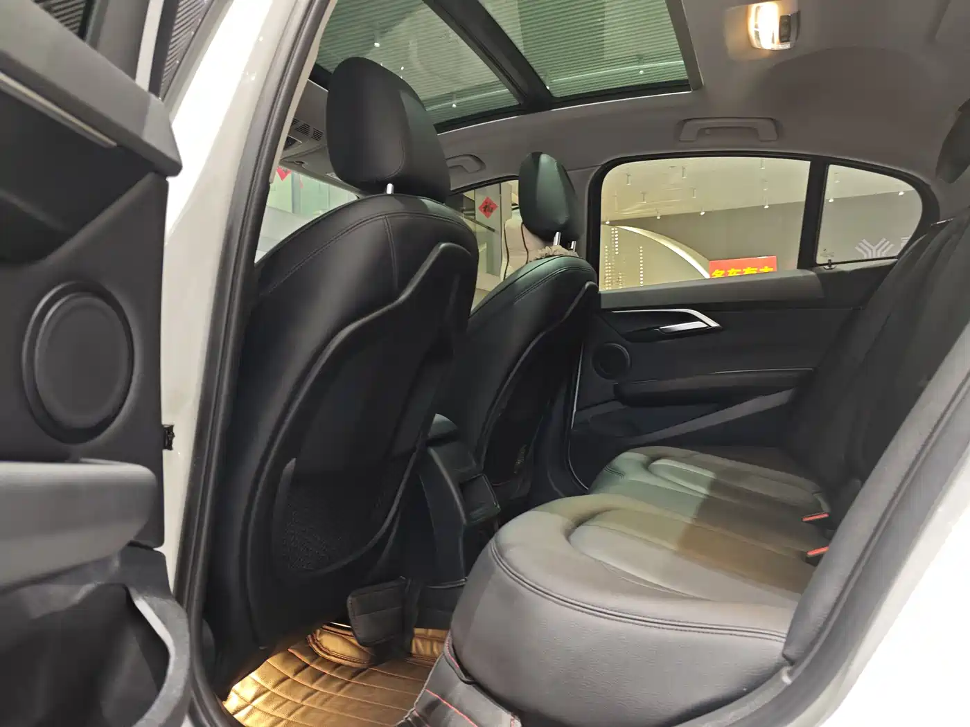BMW 1 Series 2017 118i Sport фото 24