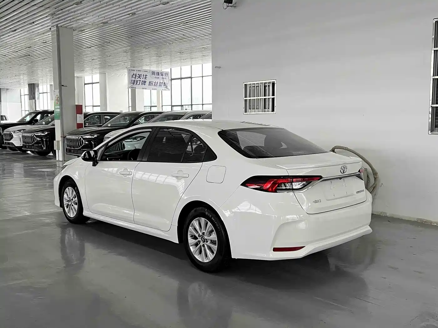 Toyota Corolla 2021 TNGA 1.5L CVT Elite Edition фото 3