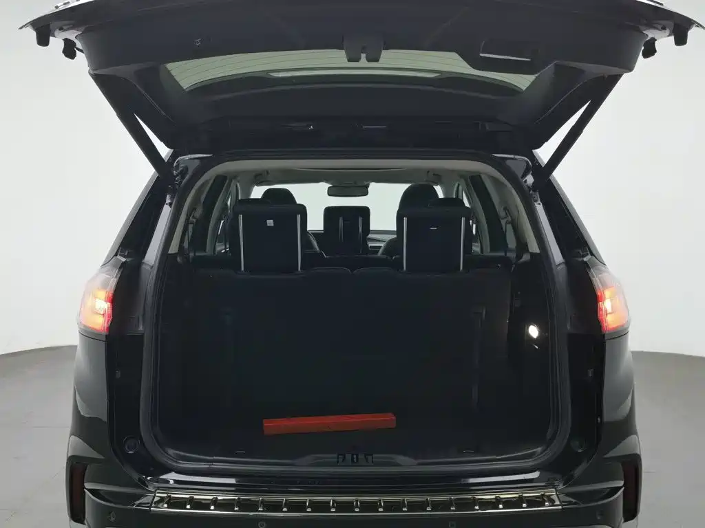 Фото 16 - Ford Edge