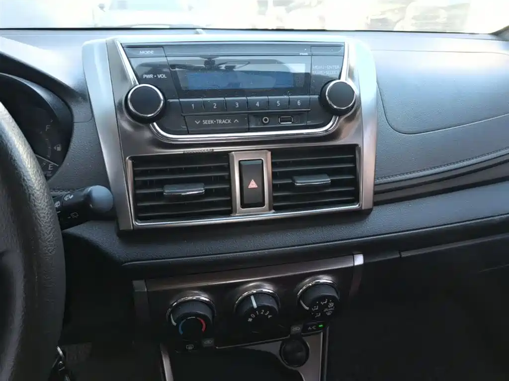 Toyota YARiS L Zhi Xuan 2015 1.5E Auto Charming Edition фото 20