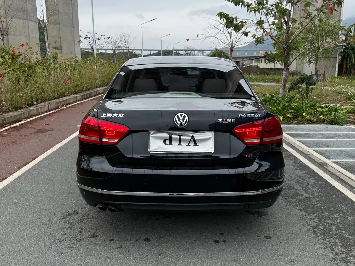 Volkswagen Passat 2014 2014 1.8TSI DSG Luxury Edition