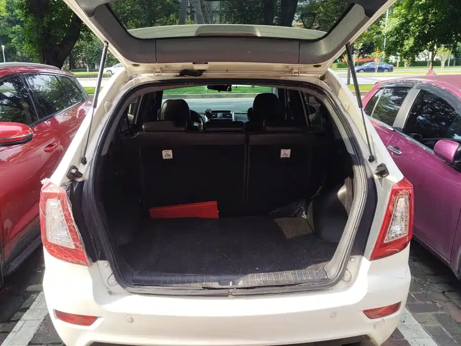 Lifan X60 2016 2015 1.8L CVT Comfort (China IV)