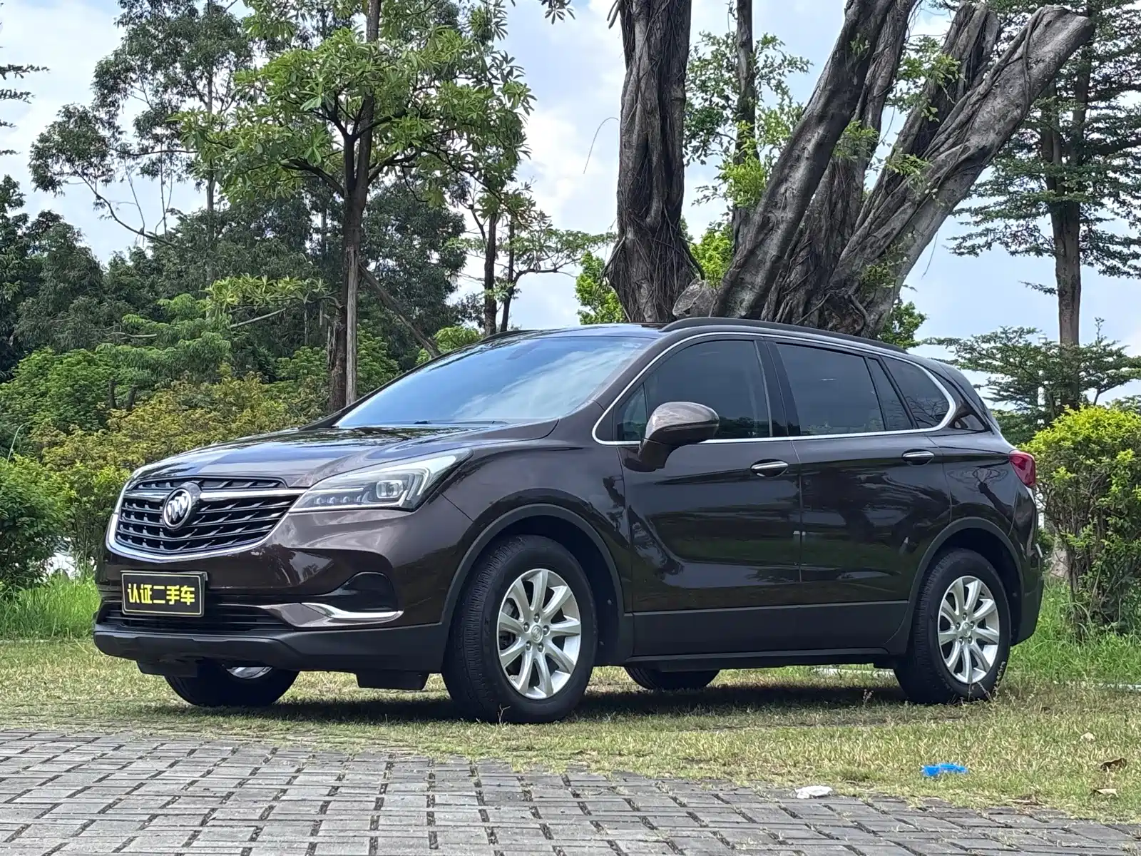 Photo 2 - Buick Envision Plus