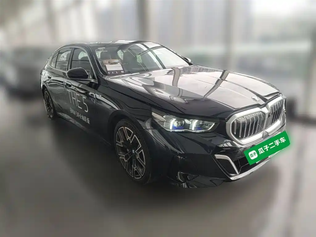 BMW 5 Series 2025 530Li Premium M Sport Package фото 7