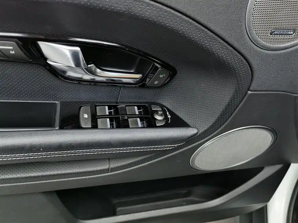 Land Rover Range Rover Evoque (Import) 2013 2.0T 5-door Dynamic Edition фото 9