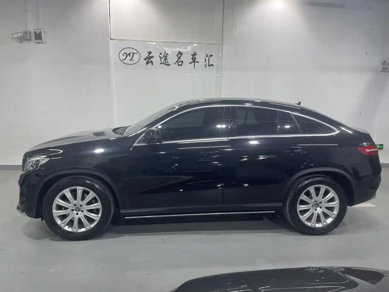Mercedes-Benz GLE Coupe 2017 GLE 320 4MATIC Coupe SUV фото 8