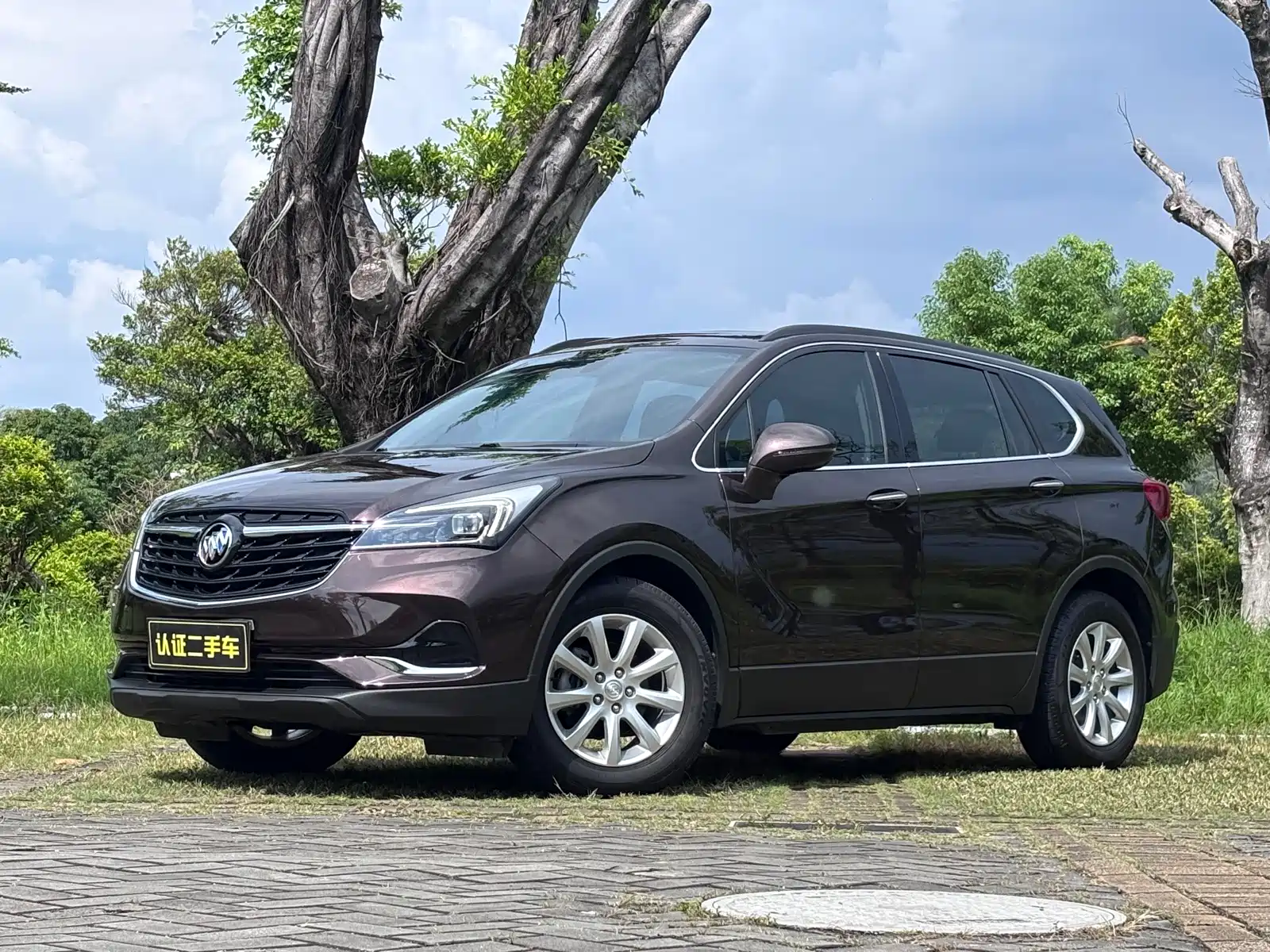 Photo 1 - Buick Envision Plus