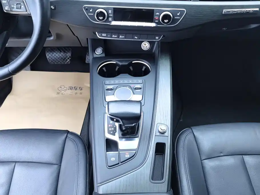 Фото 16 - Audi A4L