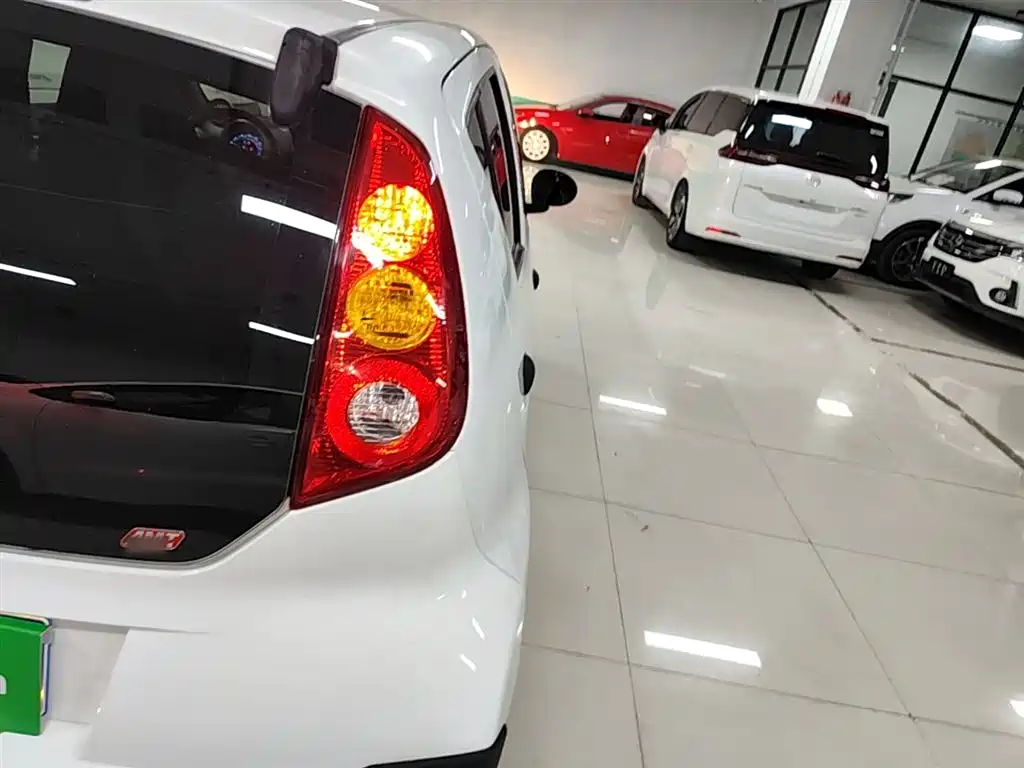 BYD F0 2015 1.0L AMT Xuan Cool Edition фото 24