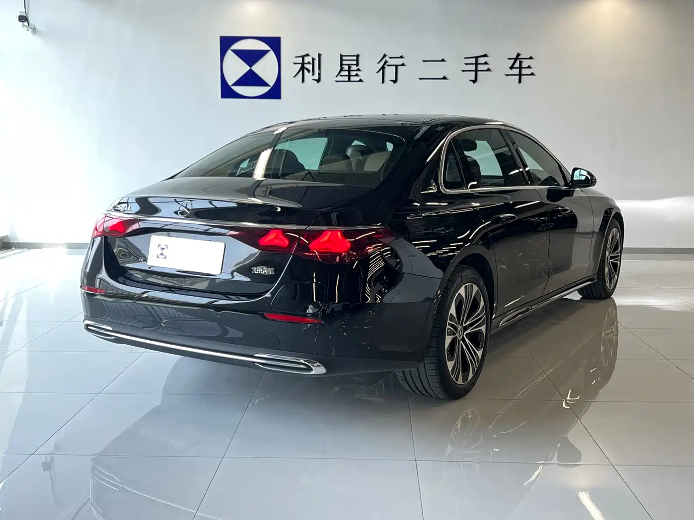 Mercedes-Benz E-Class New Energy 2024 E 350 e L Plug-in Hybrid Sedan фото 14