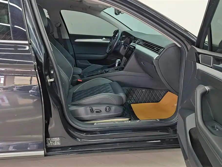 Volkswagen Magotan GTE Plug-in Hybrid 2022 GTE Luxury фото 8