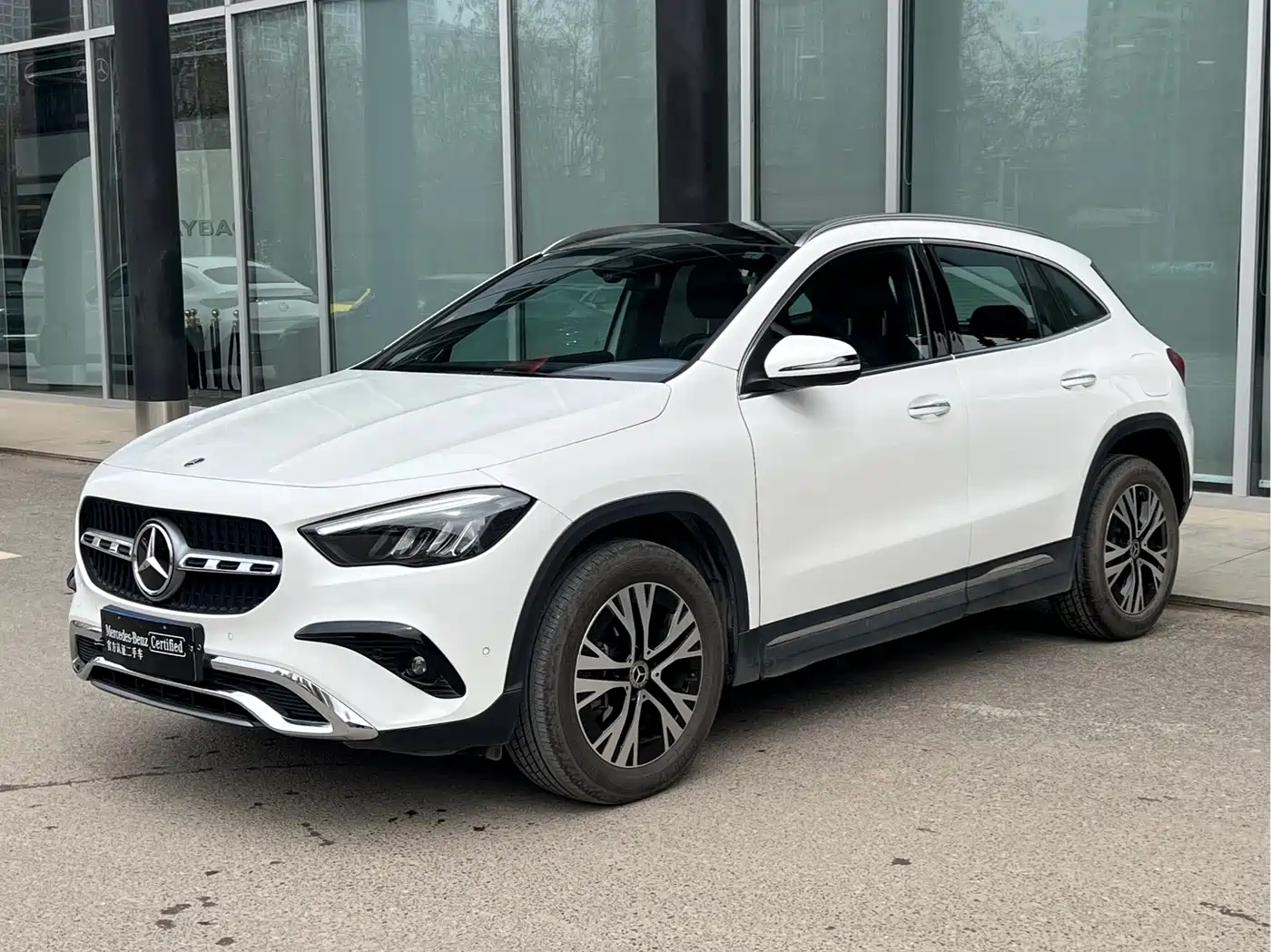 MERCEDES-BENZ GLA
