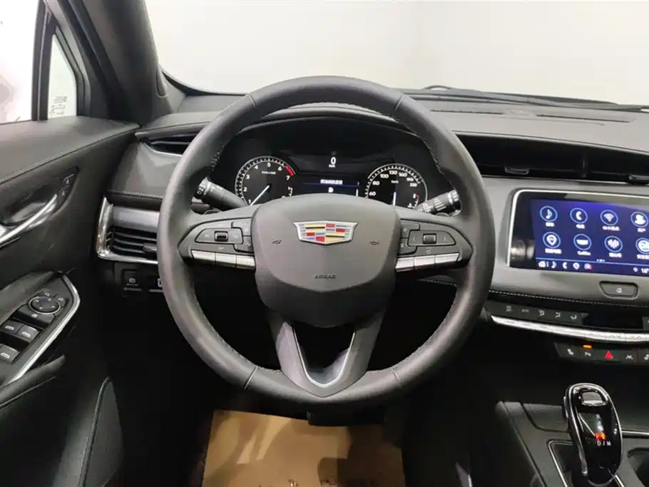 Cadillac XT4 2022 28T FWD Luxury фото 15