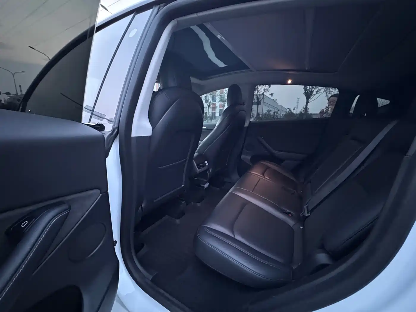 Photo 5 - Tesla Model Y