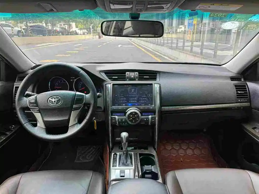 Toyota Reiz 2013 2.5V Elite Edition фото 7