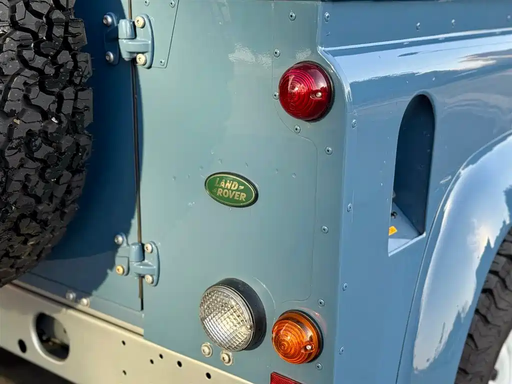 Land Rover Defender 2010 Ice·Fire Limited Edition фото 18