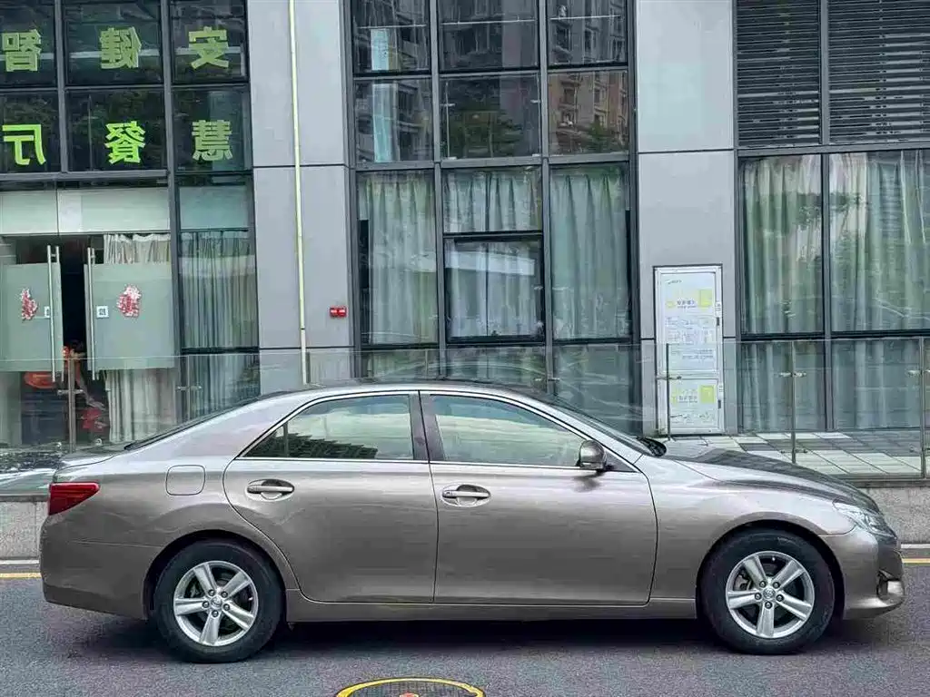 Toyota Reiz 2013 2.5V Elite Edition фото 4