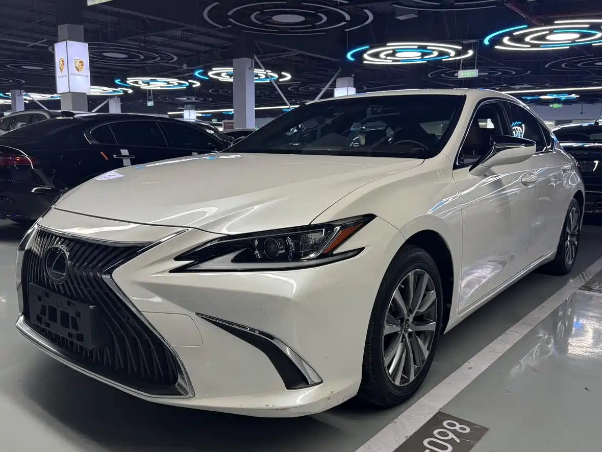 Lexus ES 2020 200 Excellence