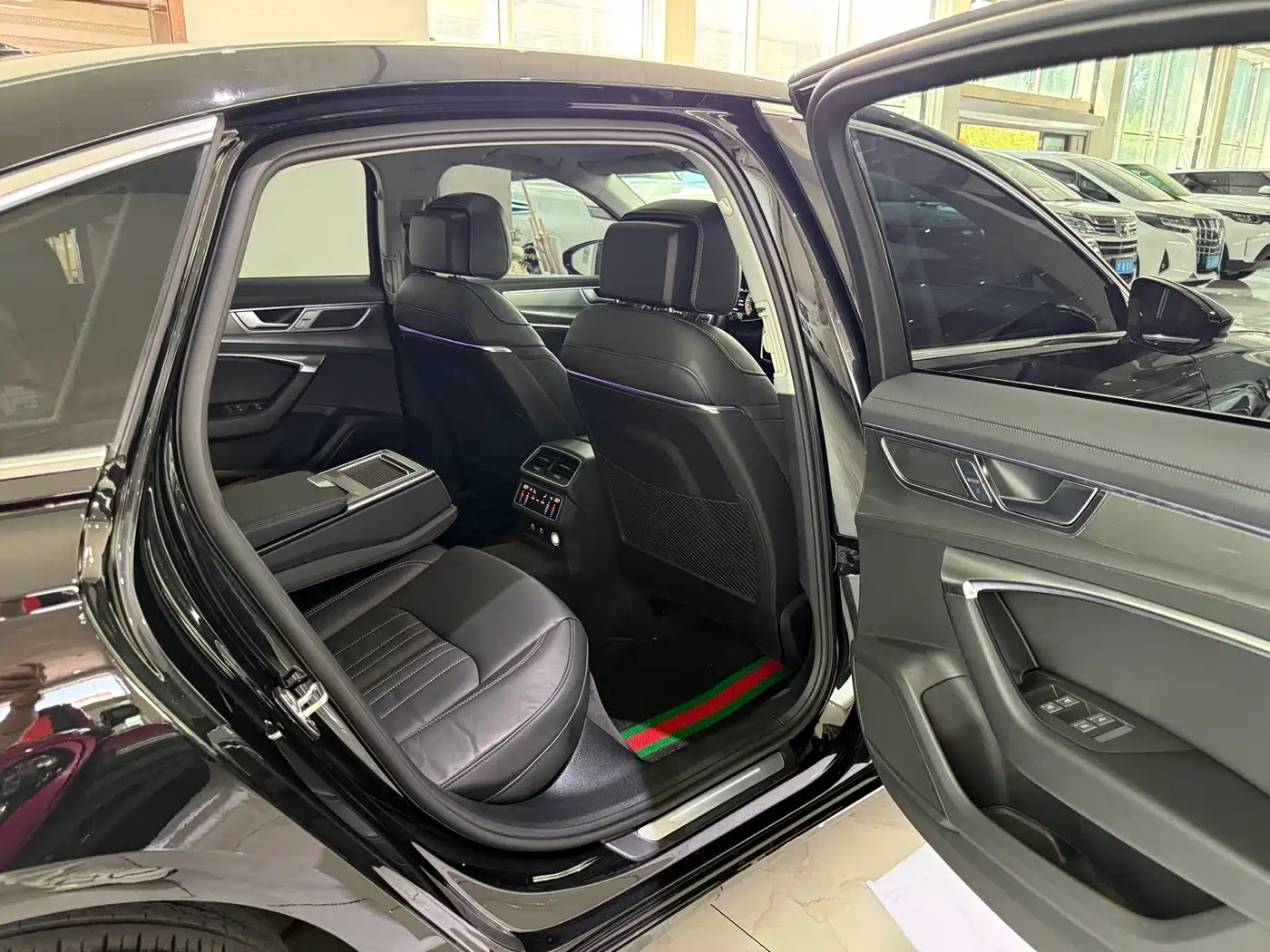 Audi A6L 2023 45 TFSI Premium Selection Elegance фото 9