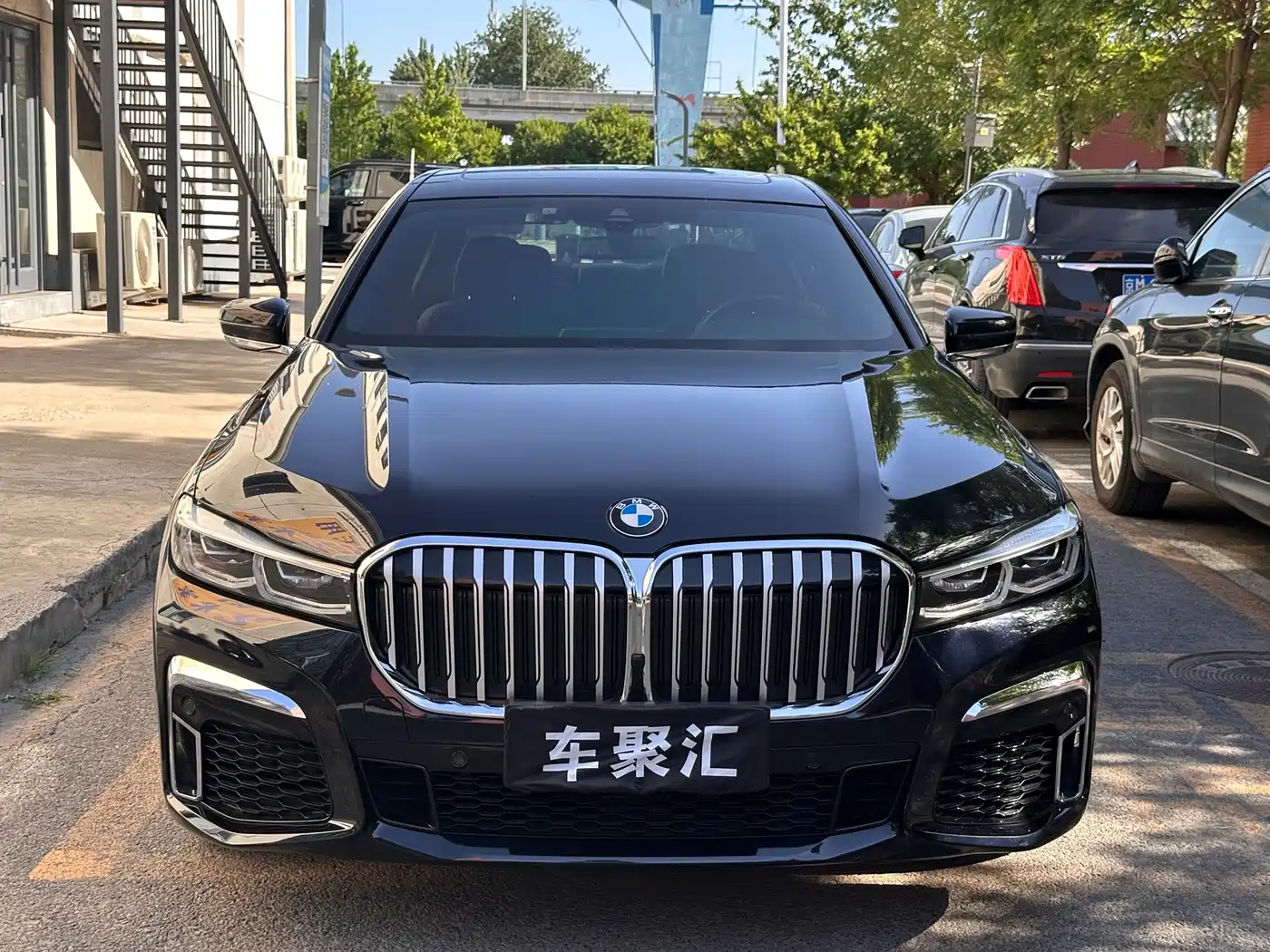 BMW 7 Series 2021 Model 740Li Leading M Sport Package фото 2