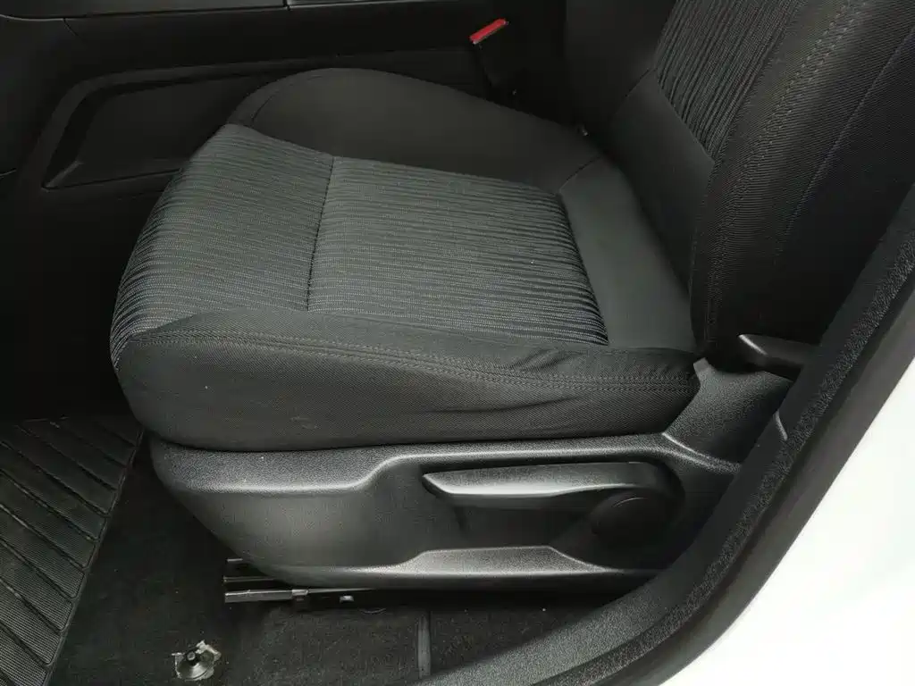 Peugeot 3008 2015 2.0L Automatic Classic Edition фото 20