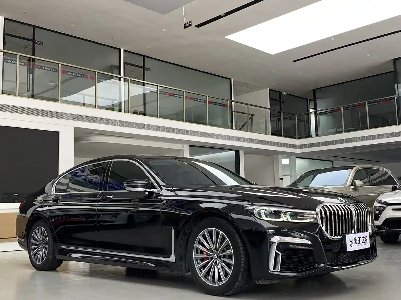 BMW 7 Series 2016 730Li Leading фото 3