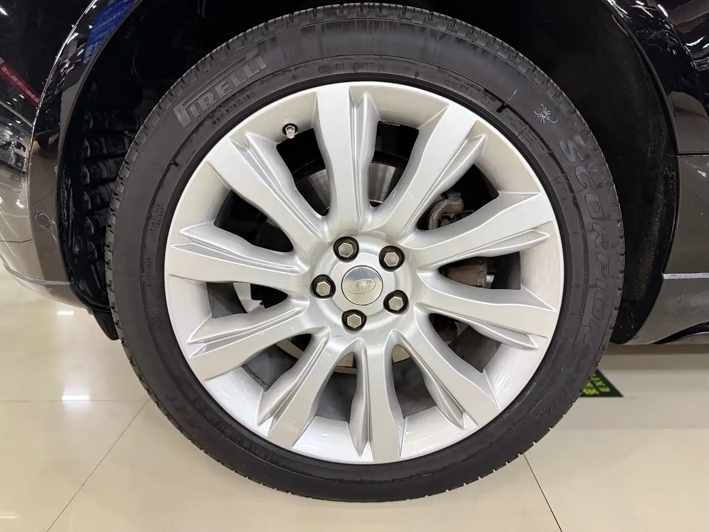 Land Rover Range Rover 2015 3.0 SC V6 Vogue SE Genesis Extended Edition фото 5