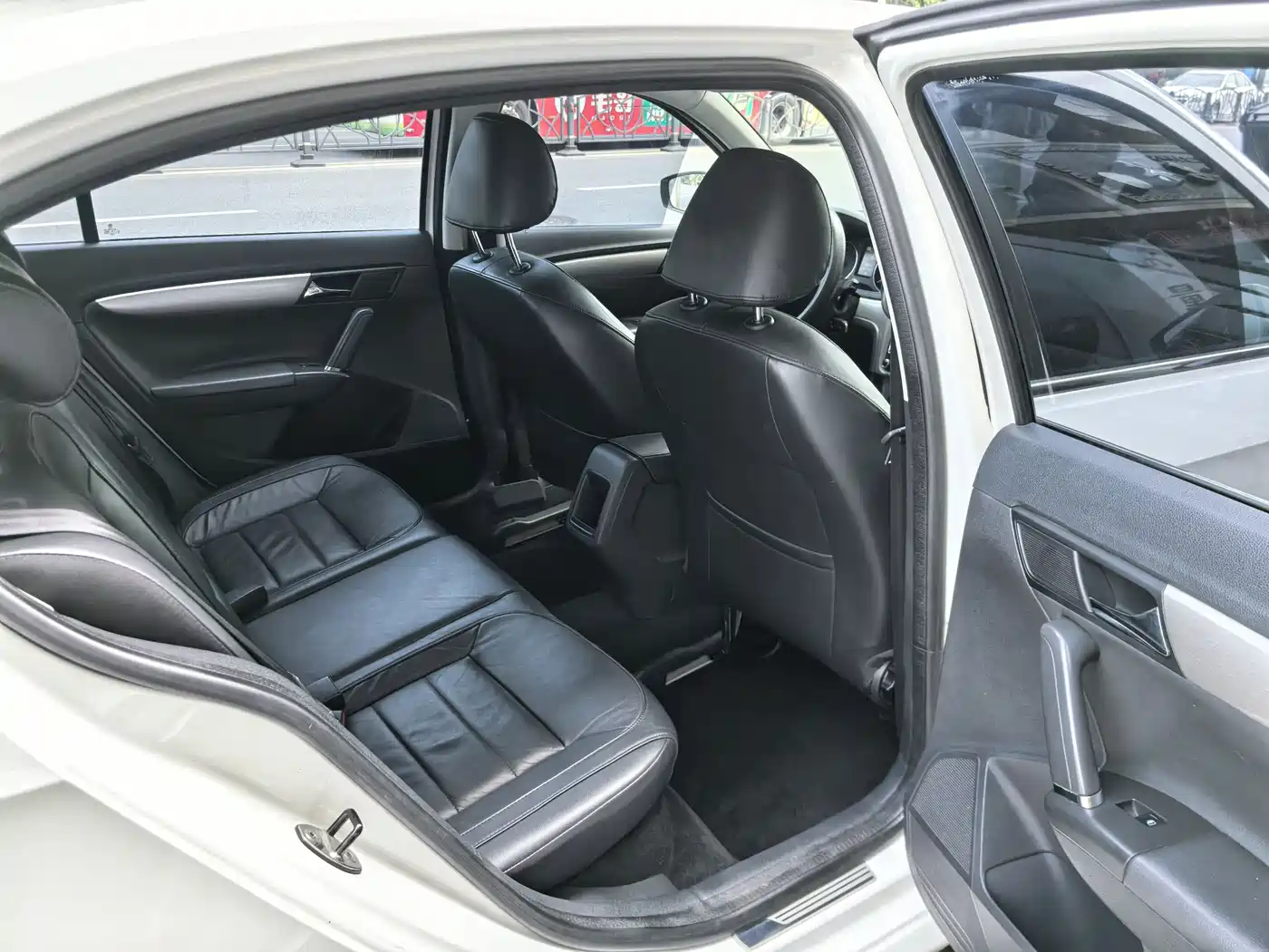 Volkswagen Lavida 2013 Facelift Classic 1.6L Manual Comfort фото 16