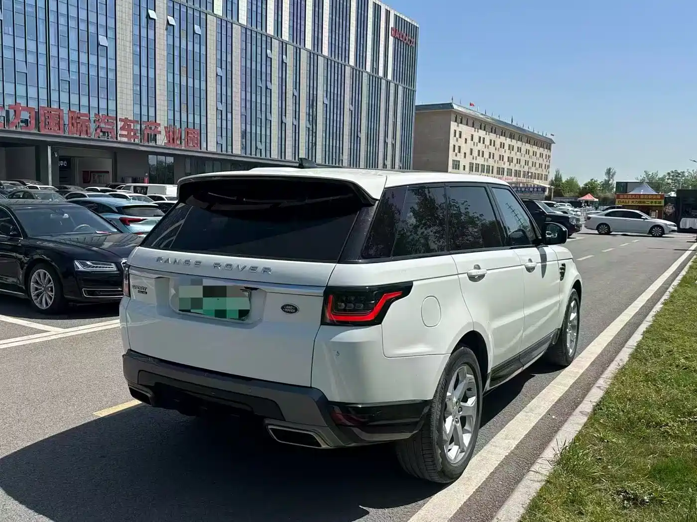 Land Rover Range Rover Sport PHEV 2018 Model P400e фото 8