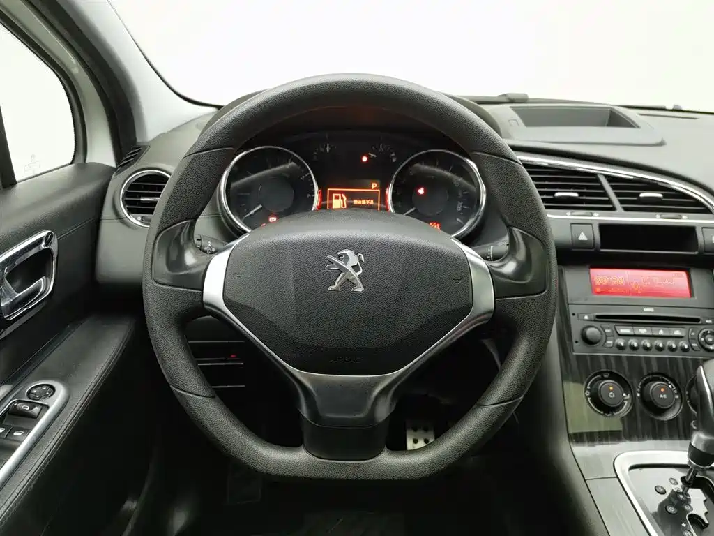 Peugeot 3008 2015 2.0L Automatic Classic Edition фото 11